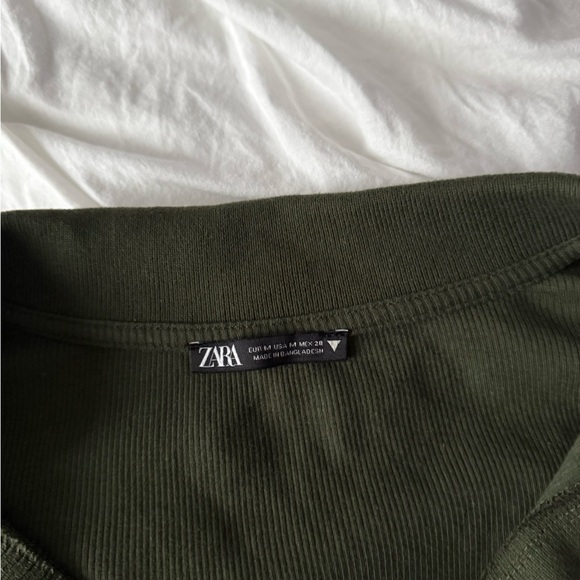Zara Olive Green V-Neck Crop Top 🫒 - Picture 4 of 4